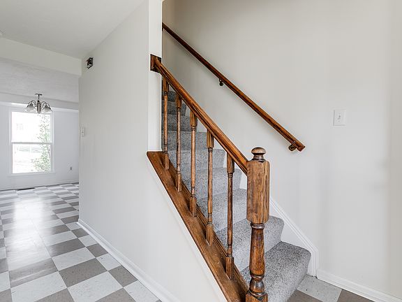 3rd image of 4909 Taos Ln