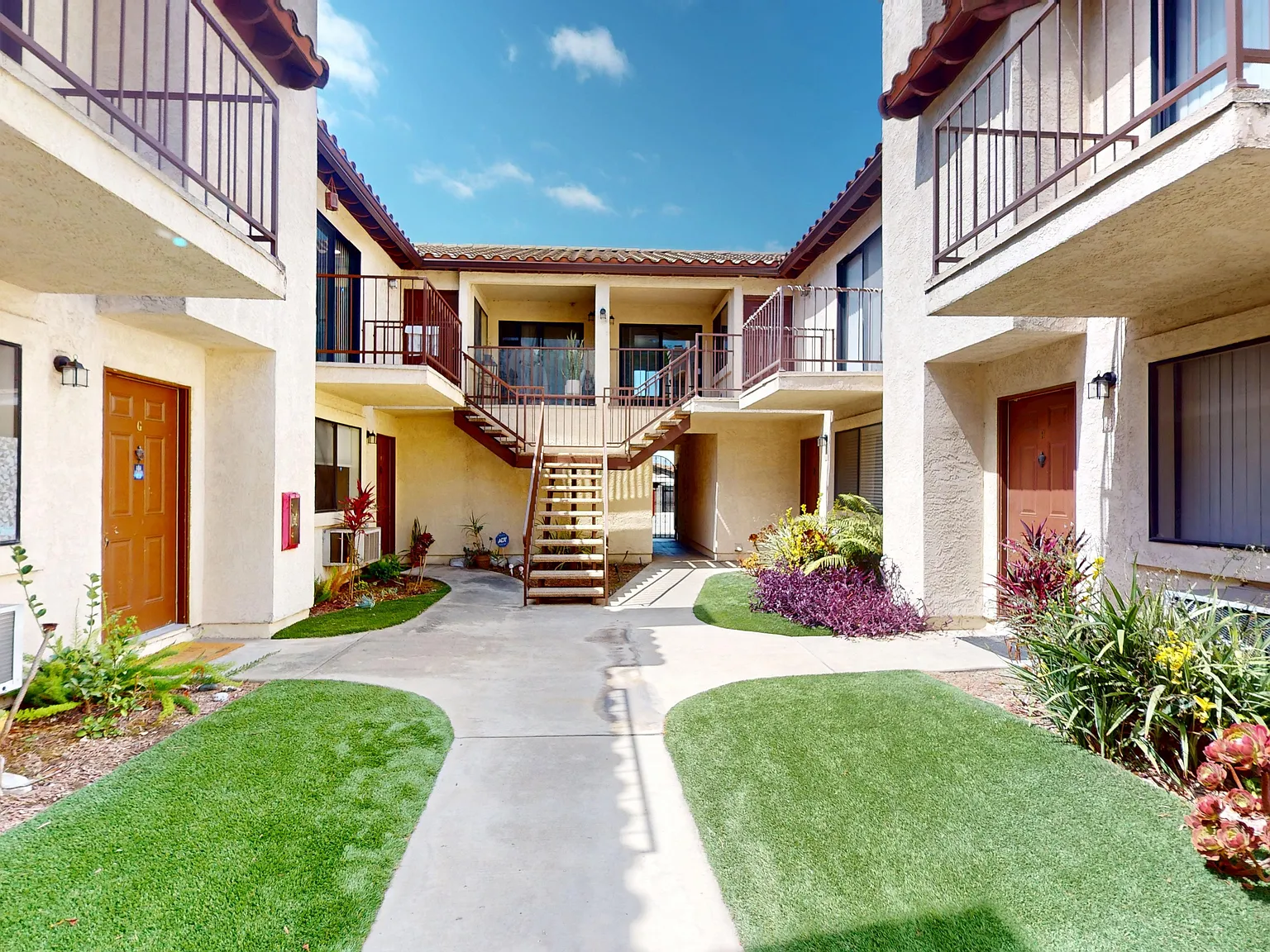 3 bed, 1200 sqft, $3,400 — Photo 1