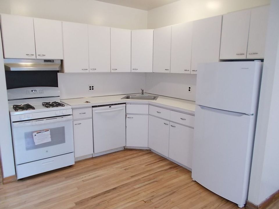 1st image of 184 Underhill Ave #3
