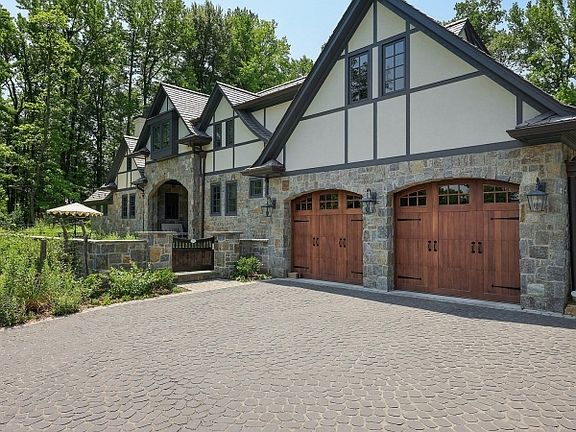 2nd image of 151 Wild Hedge Ln