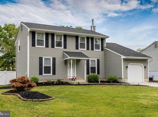 24 Woodshire Dr, Sicklerville, NJ 08081