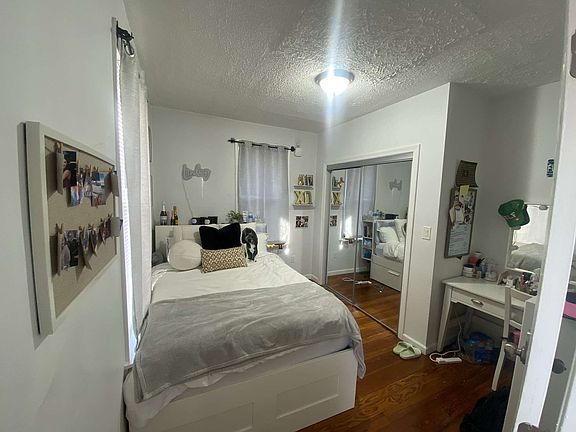 5th image of 219 Vincellette St