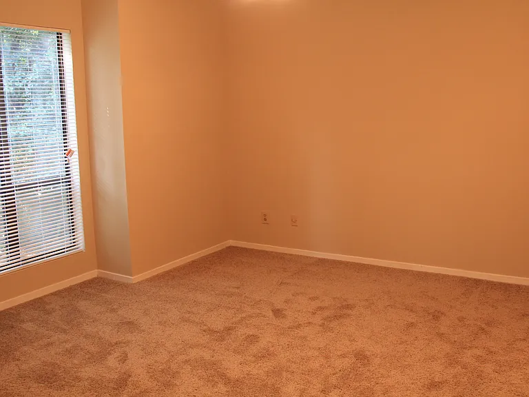 1504 Tuxworth Cir — Photo 7