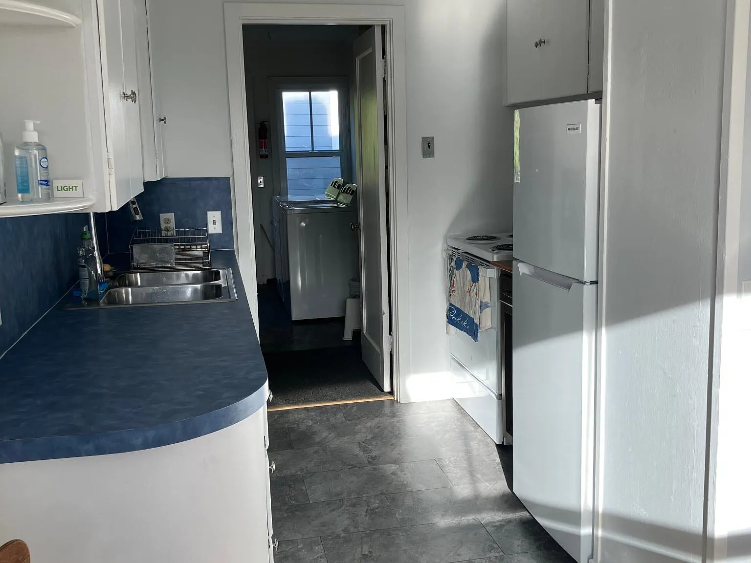 1228 Clay St — Photo 3