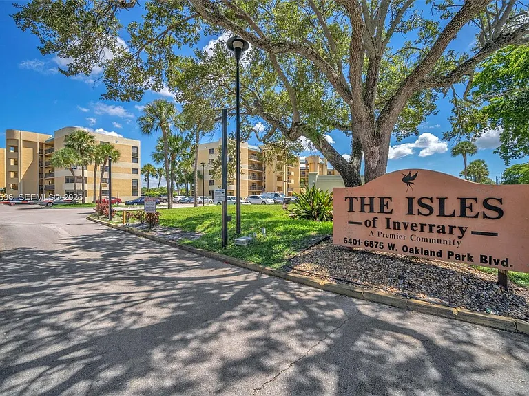 6575 W Oakland Park Blvd #218 — Photo 33