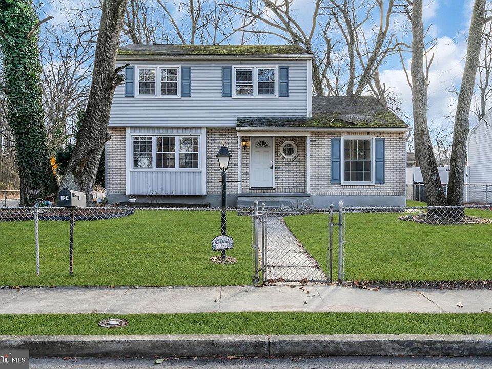 1st image of 124 Stratford Ave
