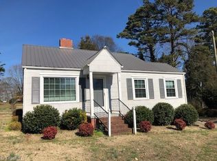 38 Sunrise Ave, Lexington, NC 27292