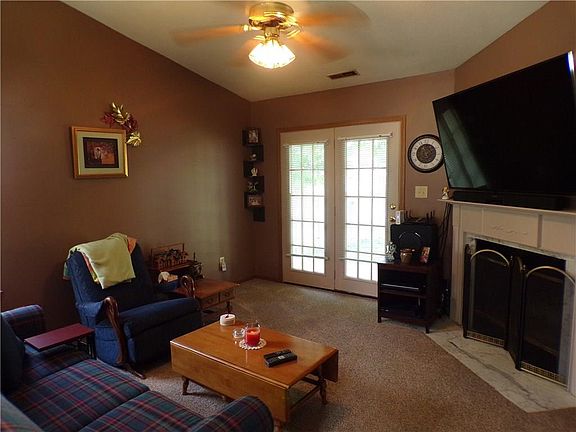 3rd image of 519 Waterford Way