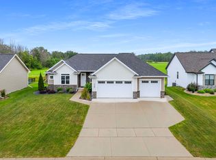 3128 Enchanted Ct, Green Bay, WI 54311