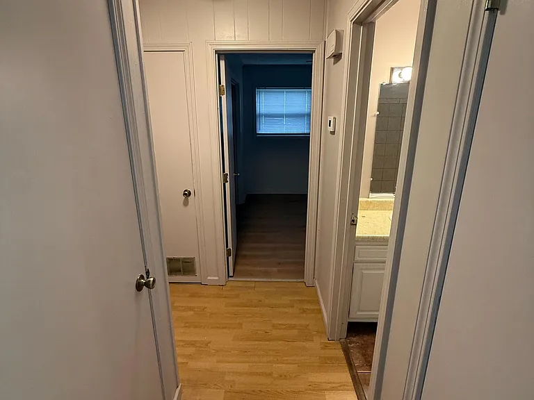 1404 Larsen Ln — Photo 7