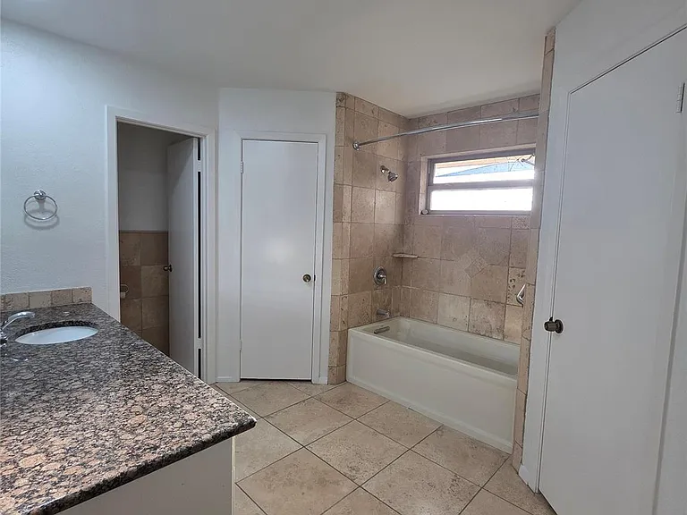 10909 Hillside Oak Ln — Photo 9