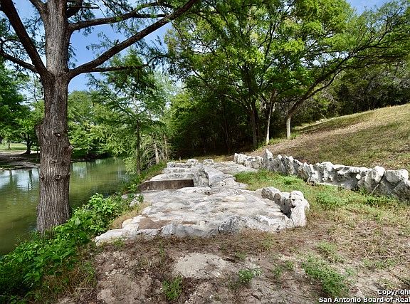 4th image of 120 Cheryl Dr