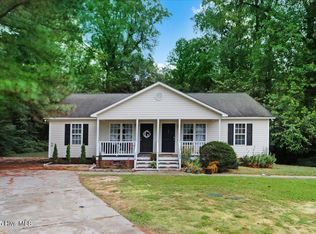 155 Creekside Dr, Four Oaks, NC 27524