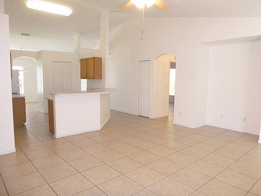 3rd image of 211 NE 24th Ave