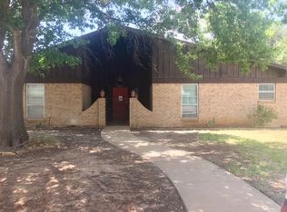 701 Renee St, Breckenridge, TX 76424