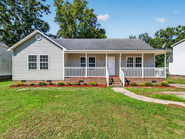 1415 Mandolin Pl, Zebulon, NC 27597