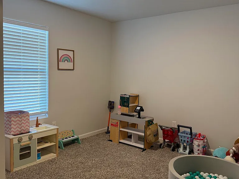 1510 Heritage Cir SE — Photo 2