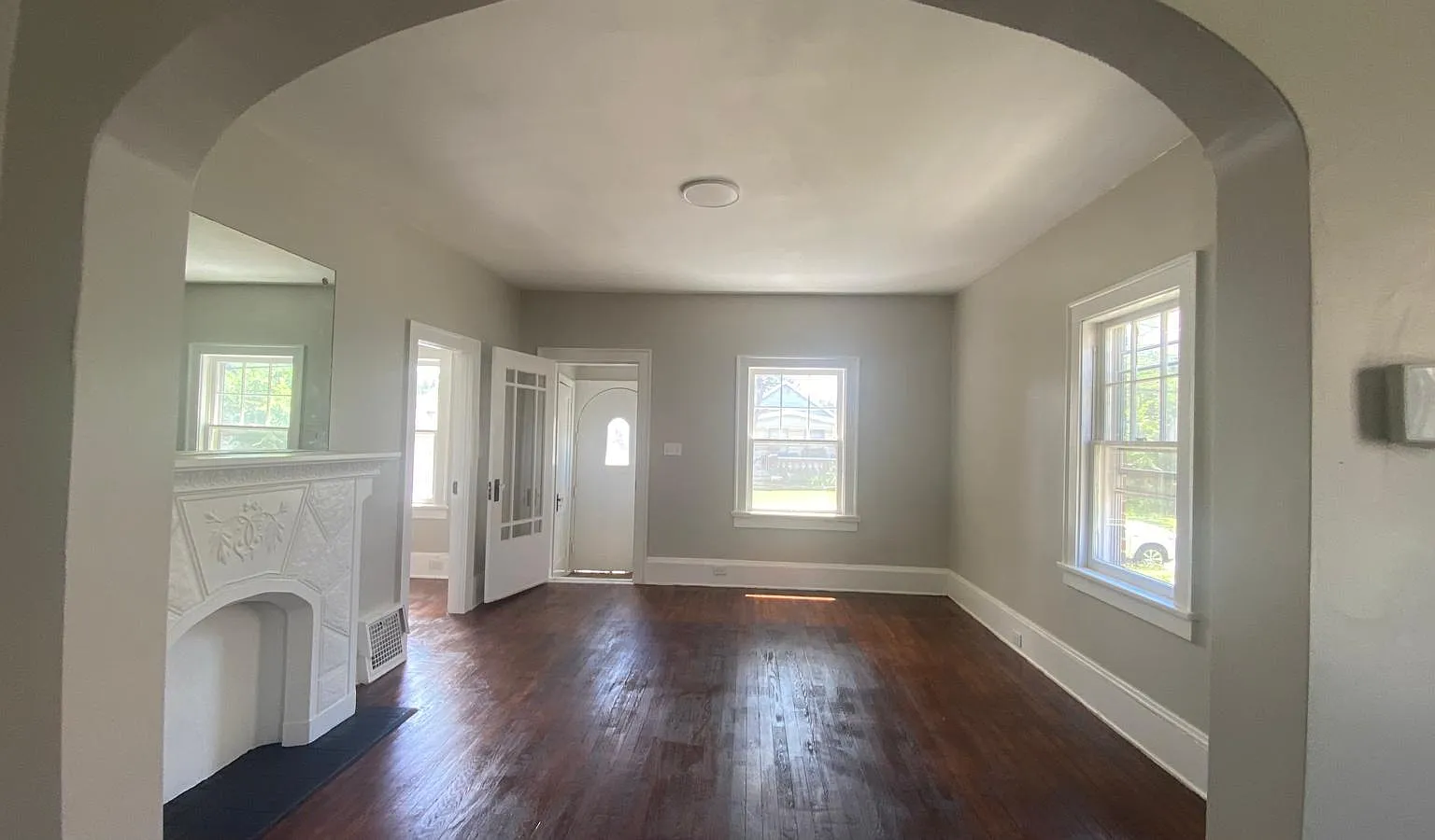 7011 Hosmer Ave — Photo 3