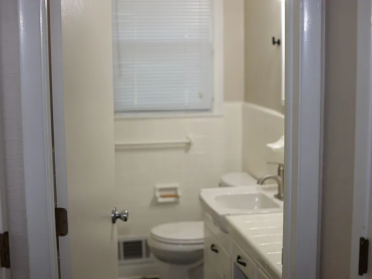 1115 Northwood Rd — Photo 15