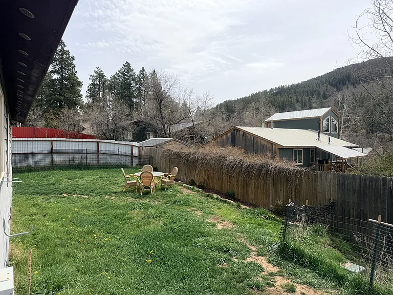 574 Meadowbrook Dr — Photo 12