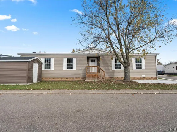 13915 Washington Dr, Plymouth, MI 48170