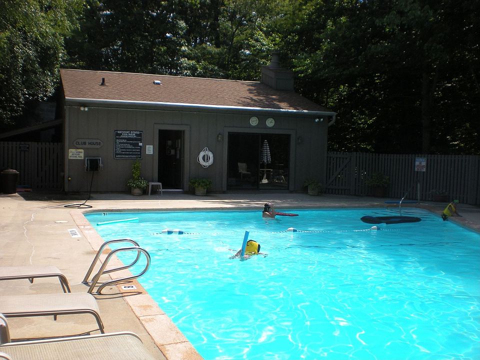 2nd image of 240 C Northpoint Ave