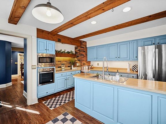 3rd image of 10562 Town Hall Rd