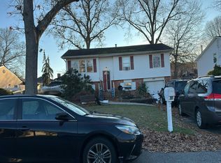 869 Briarcliff Dr, Toms River, NJ 08753