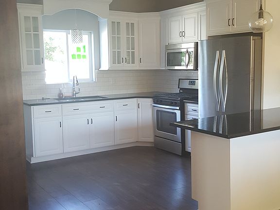 2nd image of 906 W Park Ave