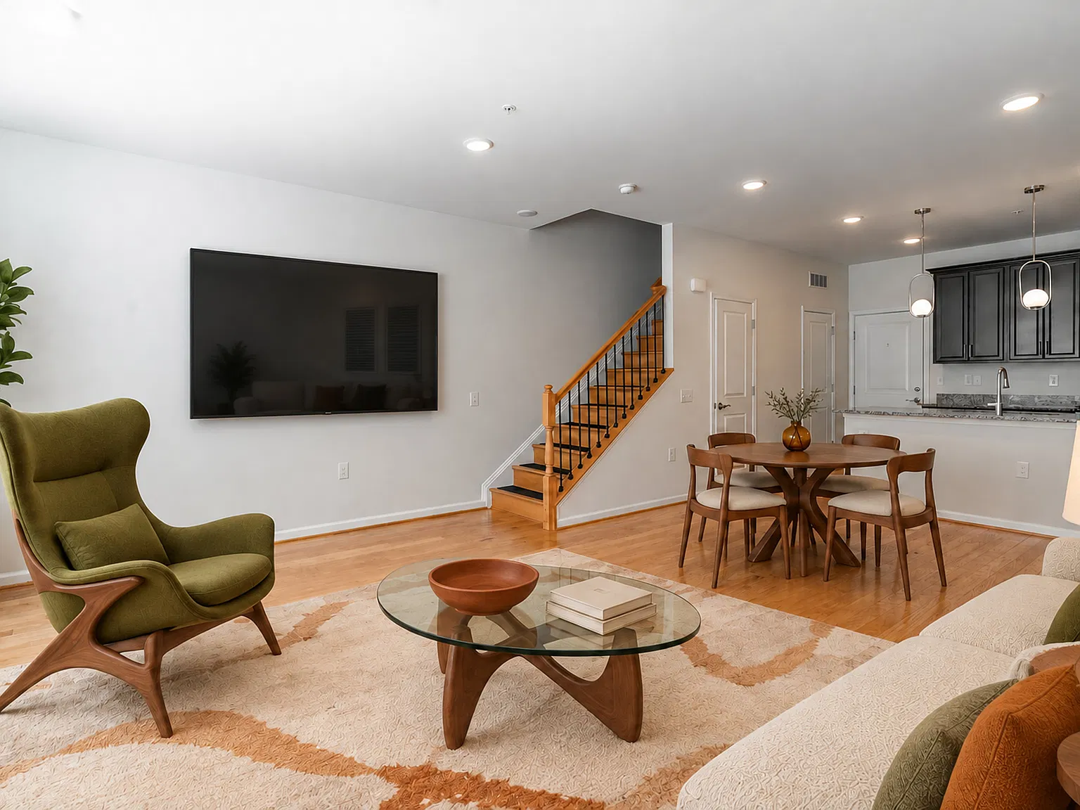 3 bed, 2.5 bath, 1419 sqft, $3,000 — Photo 2