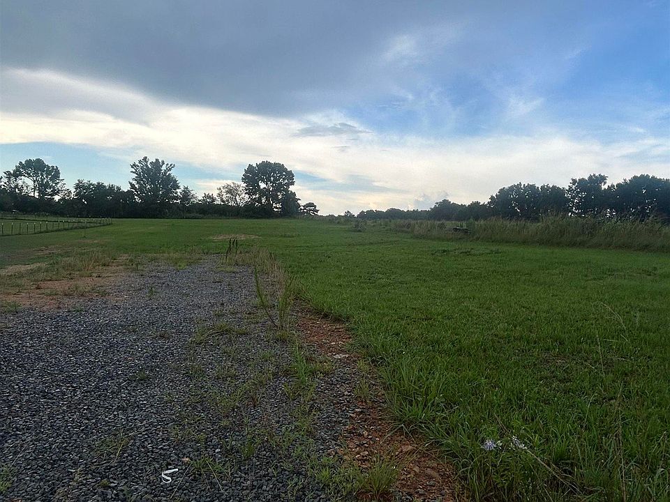 2nd image of 6097 County Road 1763