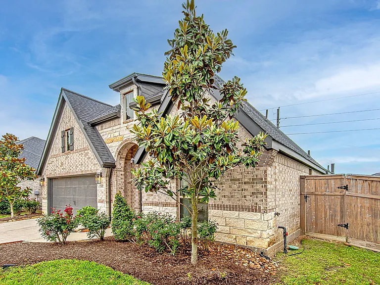 4002 Maple Glen Dr — Photo 33