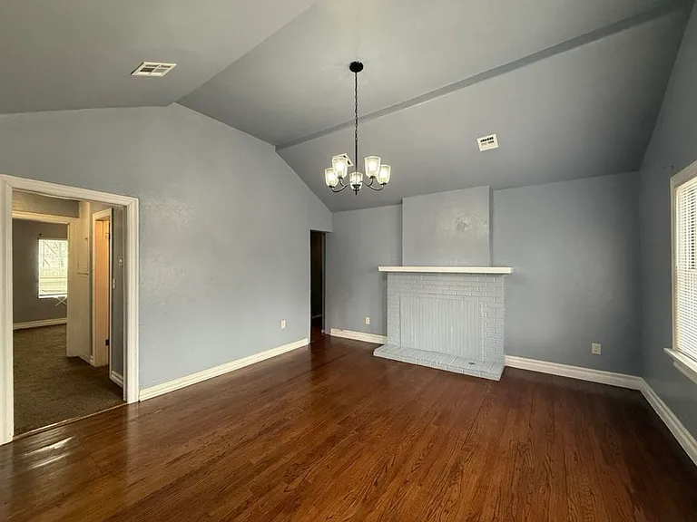 1832 NW 33rd St — Photo 3