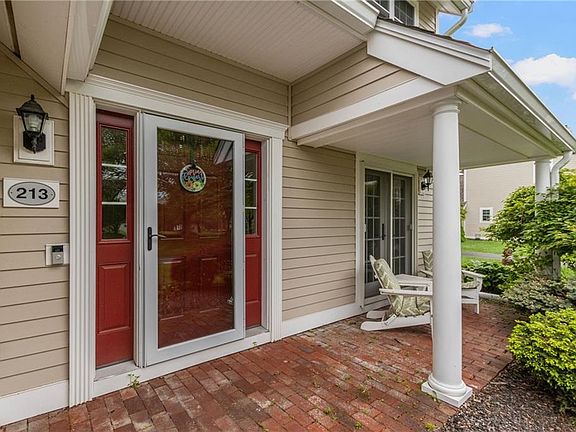 5th image of 213 Corey Ln #213