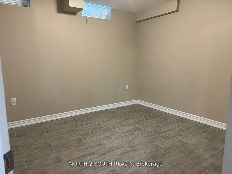23 Vanwood Cres #BASEMENT — Photo 8