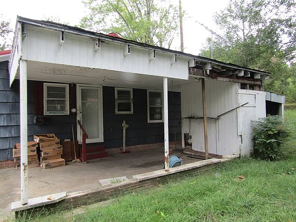 2nd image of 824 Scott Ave