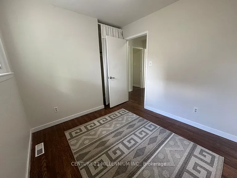 30 Kenilworth Rd #UPPER — Photo 22