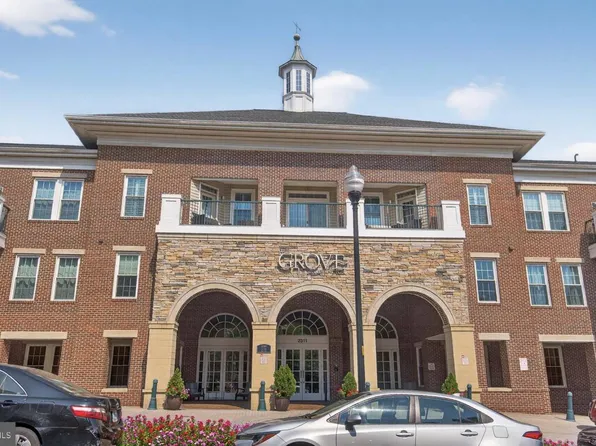 2465 Army Navy Dr #1-405, Arlington, VA 22206