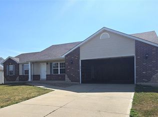 828 Warrior Rdg, Warrenton, MO 63383