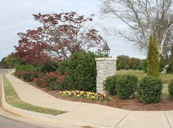 3rd image of 2811 Cherry Blossom Ln