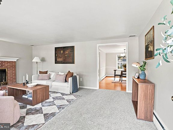 3rd image of 1631 Sunset Ave