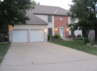 9208 Swarner Dr, Lenexa, KS 66219