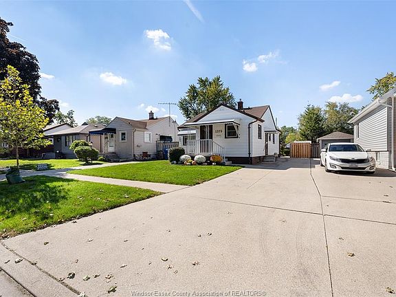 2nd image of 1375 Bernard Rd