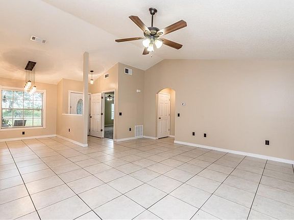 4th image of 36111 Kalamazoo Dr