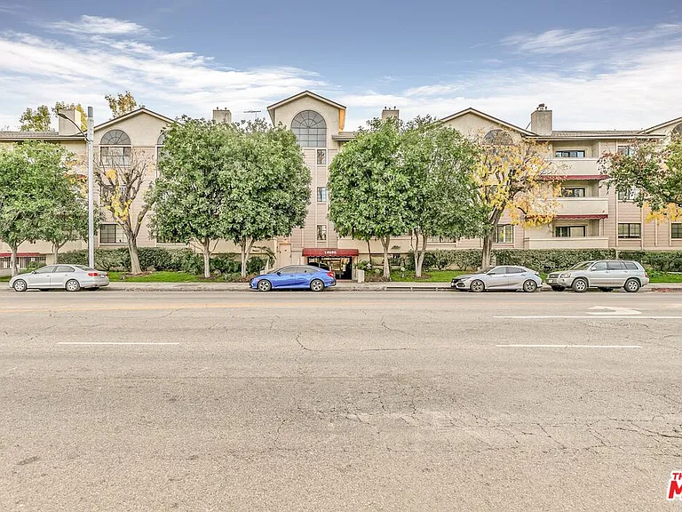 14050 Magnolia Blvd #312 — Photo 40