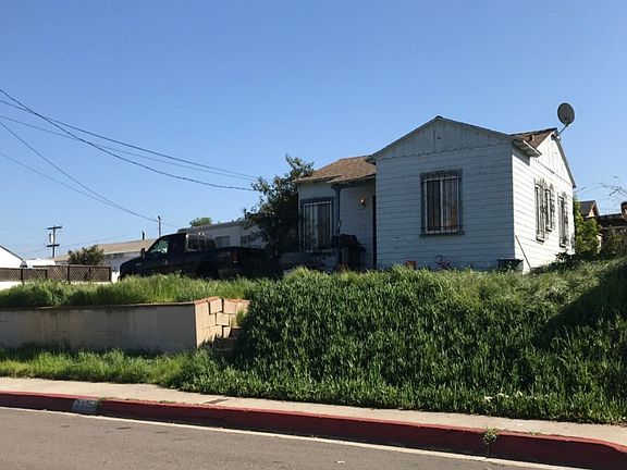 2nd image of 2220 E 18th St