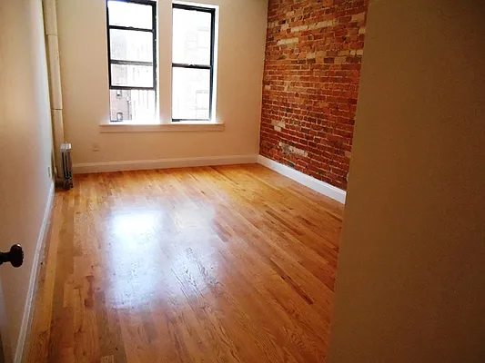 Rented by PMG Real Estate  | media 36