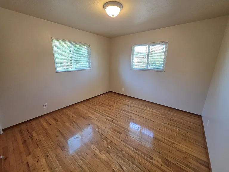 422 N Acacia Ave — Photo 7