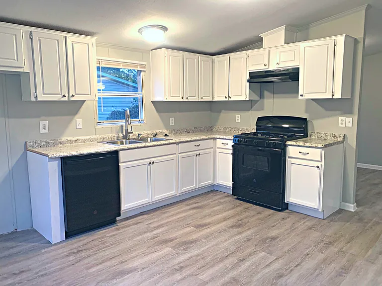5827 Dylan Dr — Photo 4