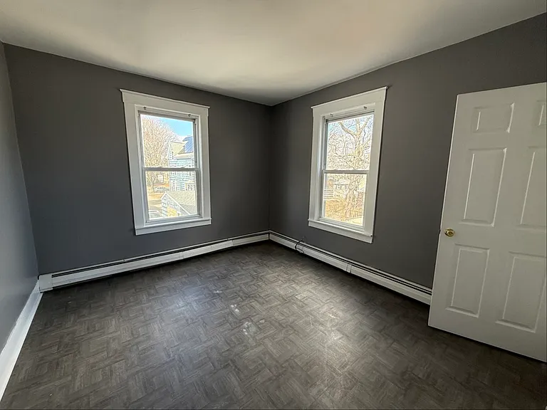 27 Carleton Ave #2 — Photo 7